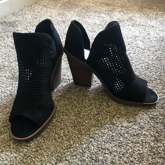 Vince Camuto Shoes - NEW Vince Camuto Black Open Toe Booties
